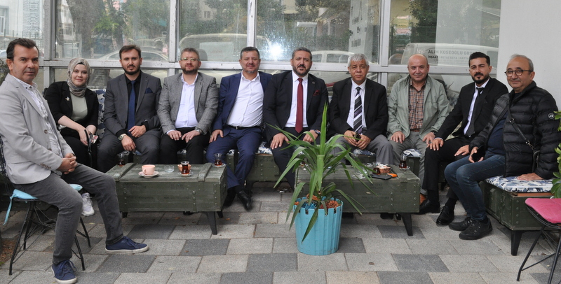 Anahtar Parti Afyonkarahisar İl Başkanı Üzeyir Aladağ ve beraberindeki heyet,