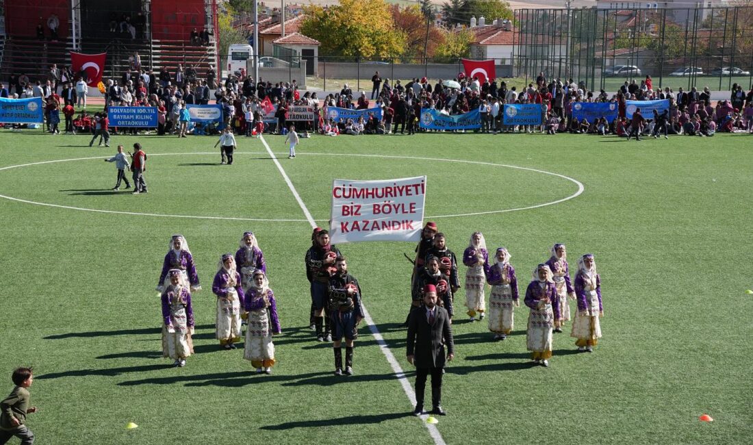 Bolvadin’de Cumhuriyet coşkusu Cumhuriyetimizin 102. yılı, tüm yurtta olduğu gibi Bolvadin’de de büyük