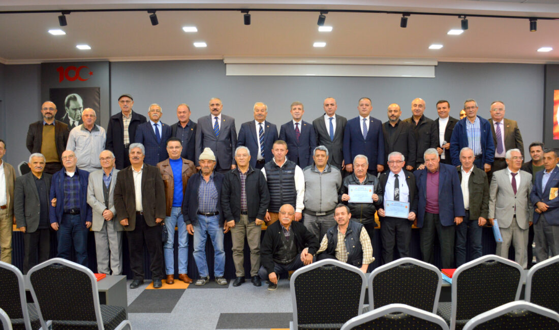 Cumhuriyet’e giden yolda Türk’ün ateşle imtihanı Dinar’da anlatıldı Türk Ocakları Dinar Şubesi tarafından düzenlenen Cumhuriyet Paneli’nde, Prof. Dr.