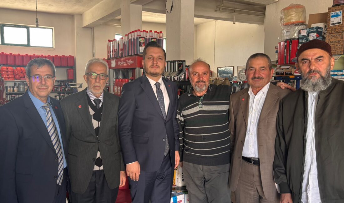 Saadet Partisi Afyonkarahisar İl Başkanı Beytullah Karataş beraberindeki İl Başkan