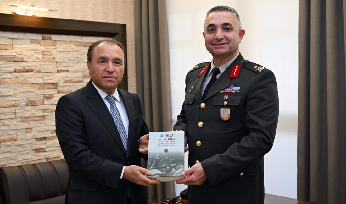 Afyon Kocatepe Üniversitesi (AKÜ) Rektörü Prof. Dr. Mehmet Karakaş’, komutanlar