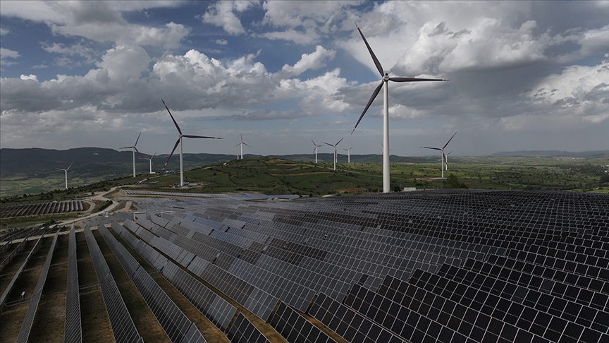 Dünya elektrik üretiminde yenilenebilir enerji kaynakları, bu yılın ilk yarısında