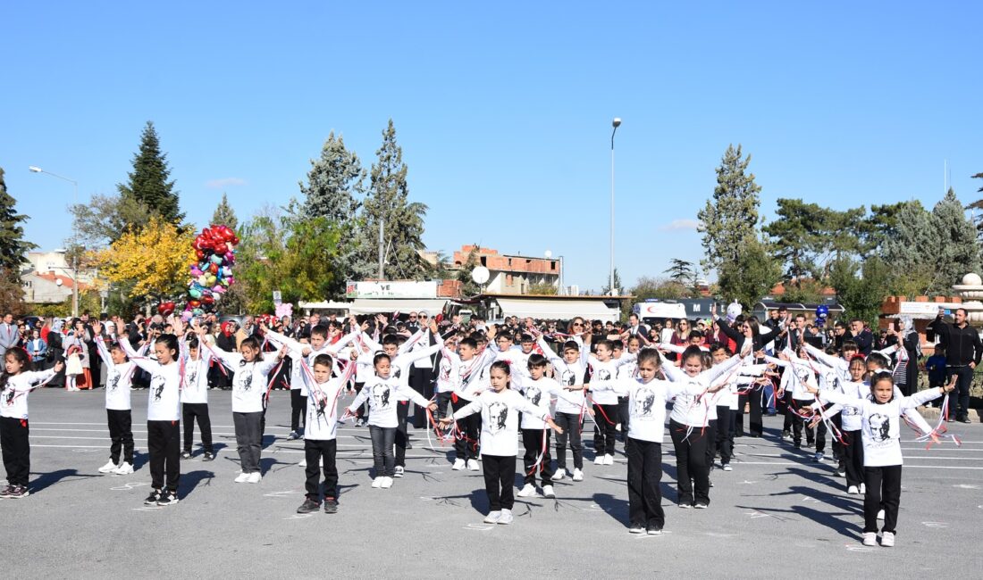 29 Ekim Cumhuriyet Bayramı kutlamaları kapsamında, Çay Kaymakamlığı’nda gerçekleşen bayramlaşma