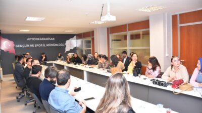 Afyonkarahisar Gençlik ve Spor İl Müdürlüğü, öğrencilerin akademik başarılarının yanı