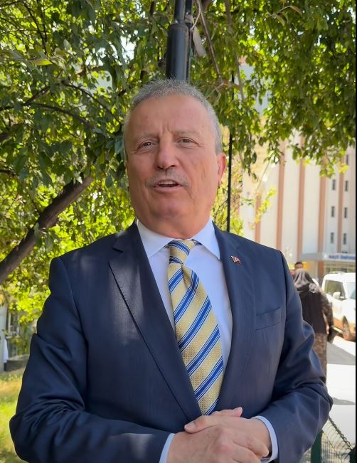 Afyonkarahisarlı siyasetçi Koçak, sosyal medya hesabından kan bağışı çağrısında bulundu.