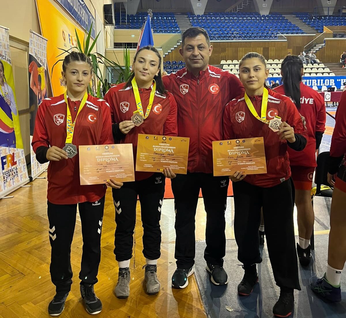 Romanya’nın Cluj şehrinde düzenlenen U17 Balkan Şampiyonası’nda Afyonkarahisar’lı sporcular büyük