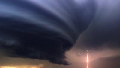 Kategori 5 seviyesindeki Melissa Kasırgası, saatte 282 km hızla Jamaika'ya