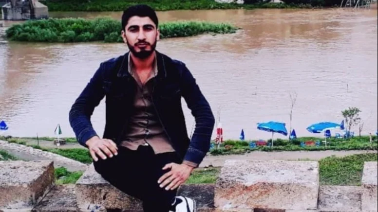Uyanık emlakçı vurgun yaptı Diyarbakır’da emlakçılık yapan Ayrım Akar (30) isimli şahıs, toplamda 3