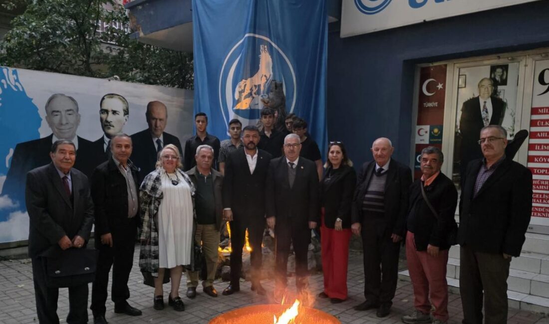 “Amaç okuyan, yazan ülkücü bir neslin yetişmesi” Afyonkarahisar Yazarlar ve Şairler Derneği (AFYAŞAD) üyesi yazar ve şairler