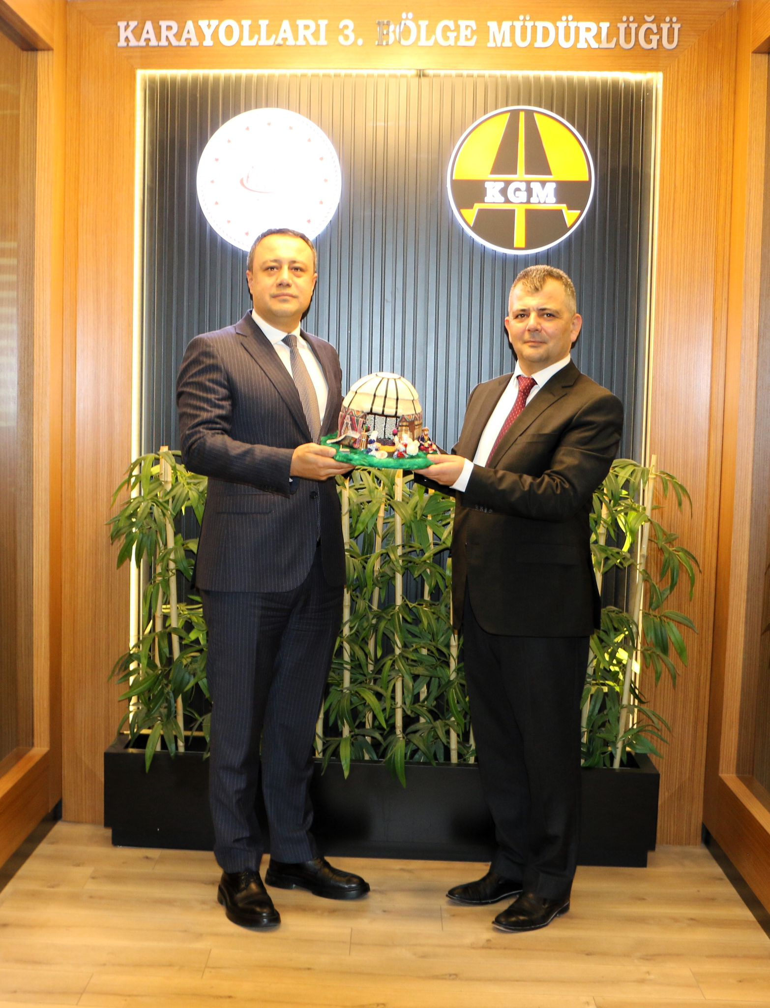 Emirdağ’da altyapı ve ulaşım projeleri hız kesmeden devam ediyor. Bu