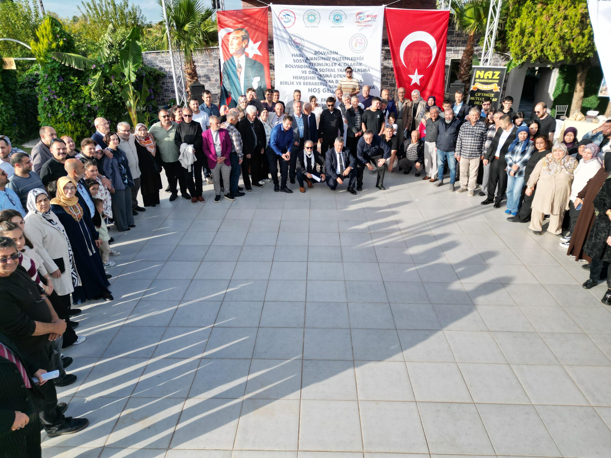İzmir’de yaşayan Bolvadinli hemşehriler, düzenlenen büyük buluşmada bir araya geldi.