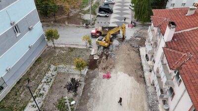 Emirdağ Belediyesi, ilçede başlattığı altyapı ve üstyapı yenileme çalışmalarını sürdürüyor.