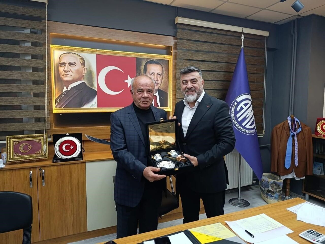 Afyonkarahisar Muhtarlar Derneği Başkanı Suat Uygur, 9 dönemdir (yaklaşık 40