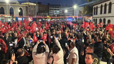 Afyonkarahisar Belediyesi tarafından 29 Ekim Cumhuriyet Bayramı dolayısıyla düzenlenen fener