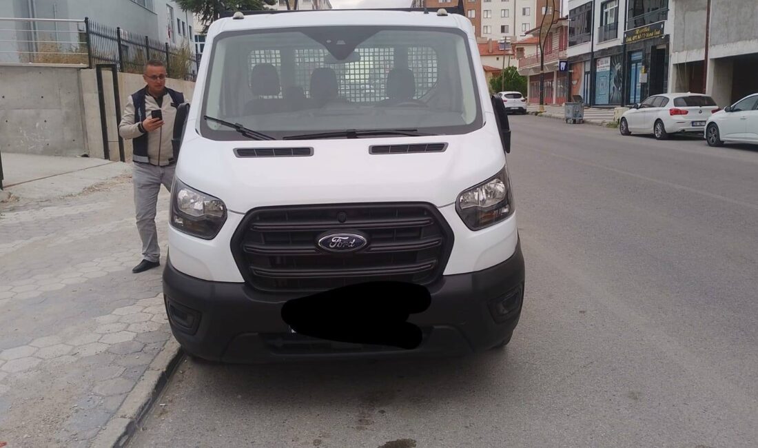 Çevreyi kirleten vatandaşa ceza Emirdağ Belediyesi Zabıta Müdürlüğü ekipleri, çevreye gelişi güzel çöp atan