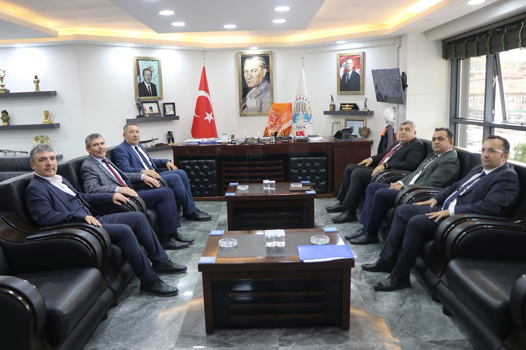  Afyonkarahisar İl Milli Eğitim Müdürü Miraç Sünnetci, Dinar Belediye Başkanı