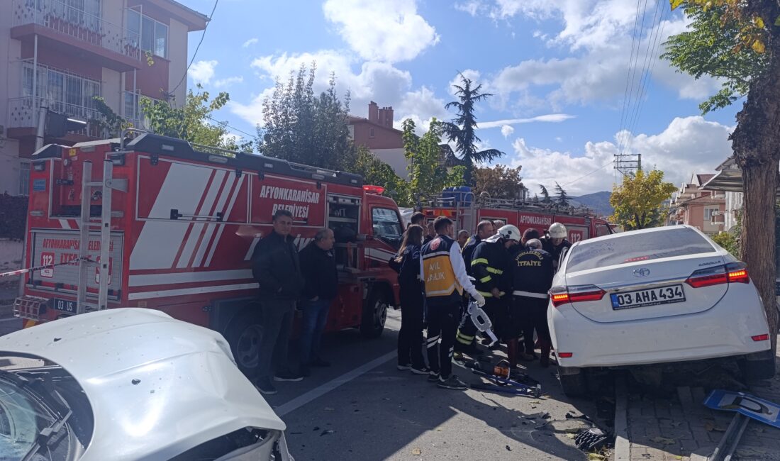 Sağlık çalışanı, gazeteciyi engellemeye çalıştı Afyonkarahisar'da 7 kişinin yaralandığı trafik kazasına müdahale için gelen bir