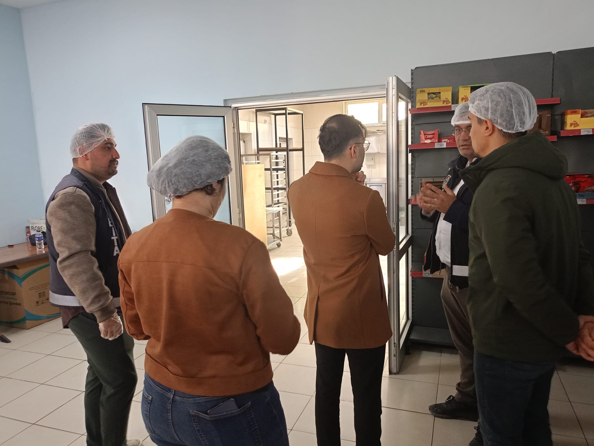 Emirdağ Belediyesi Zabıta Müdürlüğü ekipleri, ilçe genelindeki okullarda kapsamlı kantin