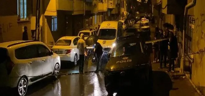 Silahlı kavgada 1 kişi hayatını kaybetti, 3 kişi yaralandı İstanbul Gaziosmanpaşa Yeni Mahalle'de iki grup arasındaki tartışma silahlı kavgaya