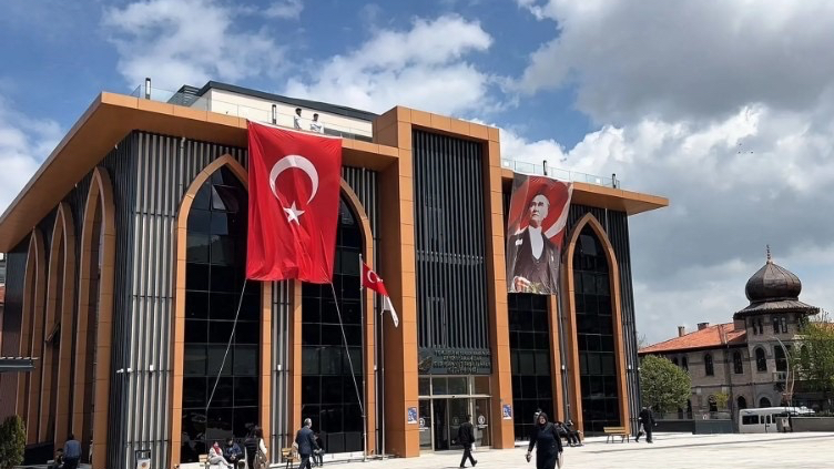 Şehrin hafızasına ışık tutan zengin arşivi ve her türden okuyucuya