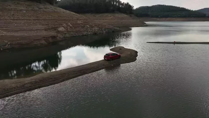 Küresel ısınmayla artan kuraklık, Bursa'da baraj ve gölleri kuruturken tarımı