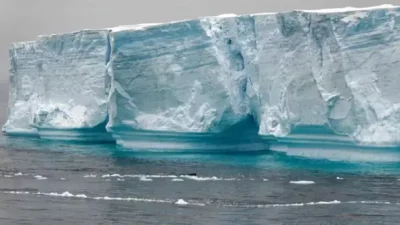 Batı Antarktika Buz Tabakası’nın altında, Pine Island Buzulu’nun altında Galler’in