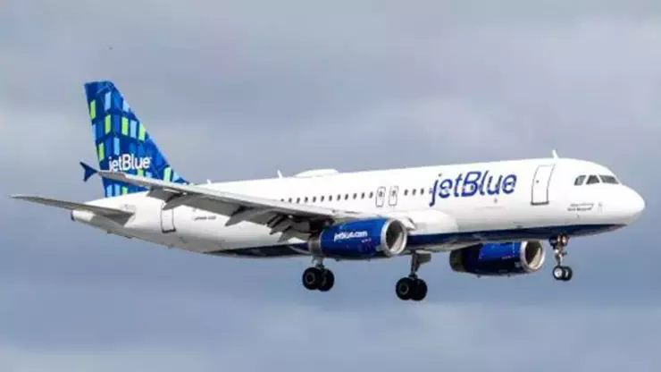 ABD'li JetBlue hava yolu şirketine ait bir uçak, Meksika'dan ABD'ye