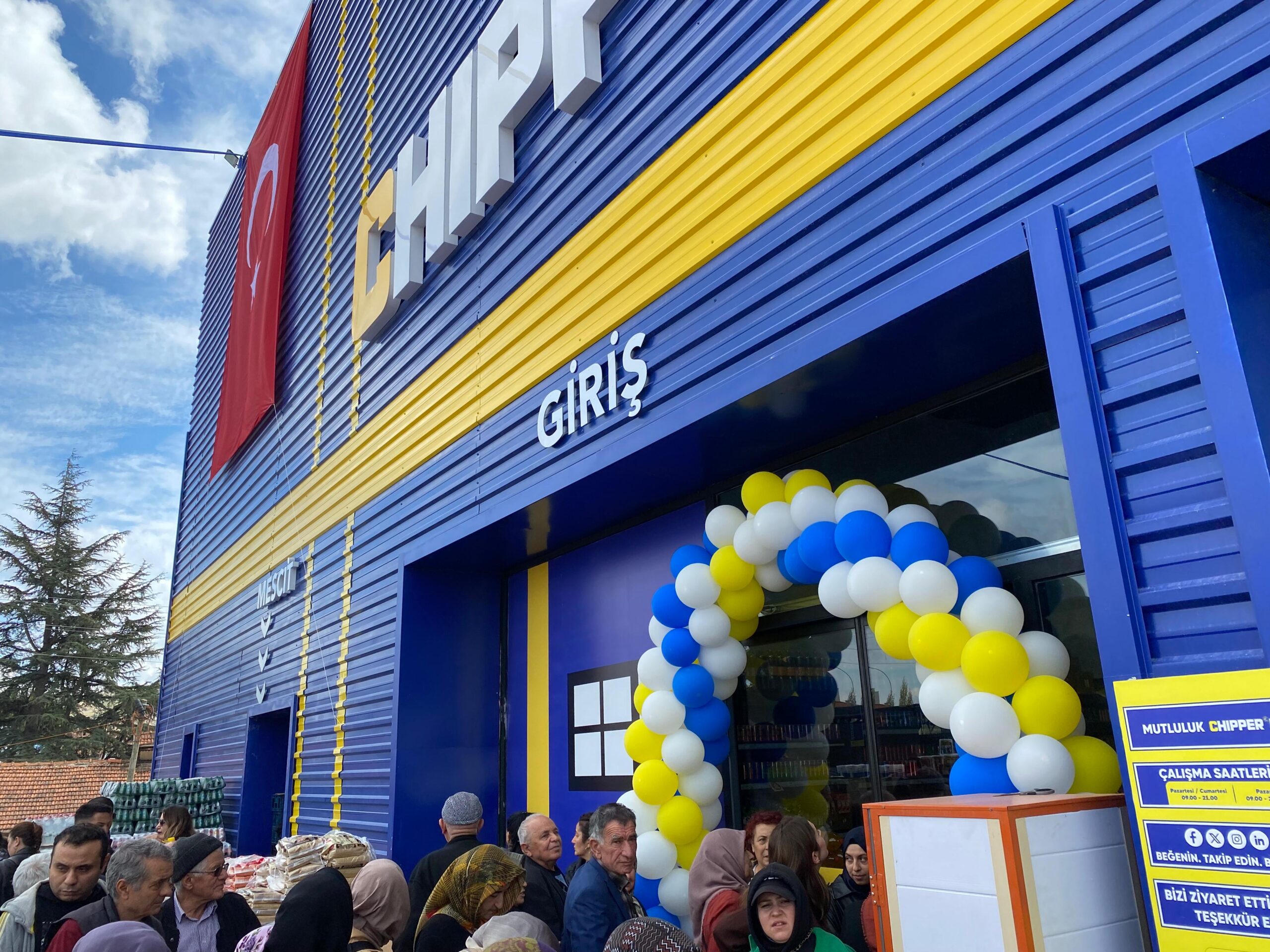Afyonkarahisar, yeni bir alışveriş deneyimiyle tanıştı. Kalite belgeli ilk hipermarket