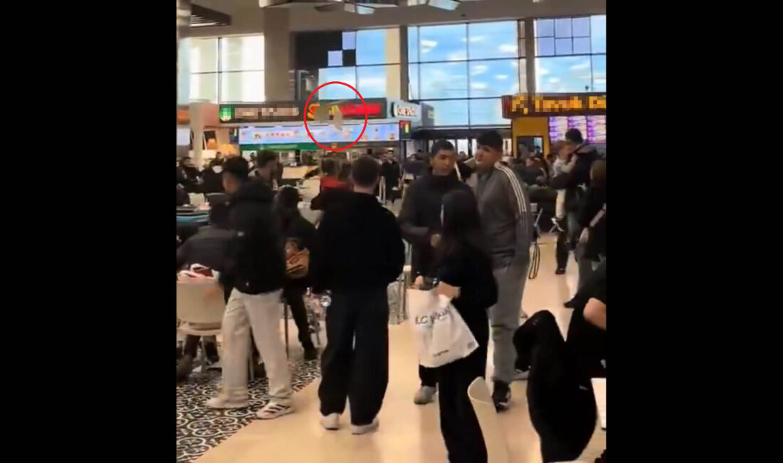 Ankara'daki bir alışveriş merkezinin yemek katında iki grup arasında çıkan