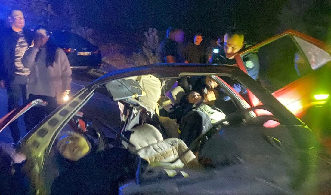 Milletvekili Ayşen Gürcan’ın içinde bulunduğu araç, başka bir otomobille çarpıştı.