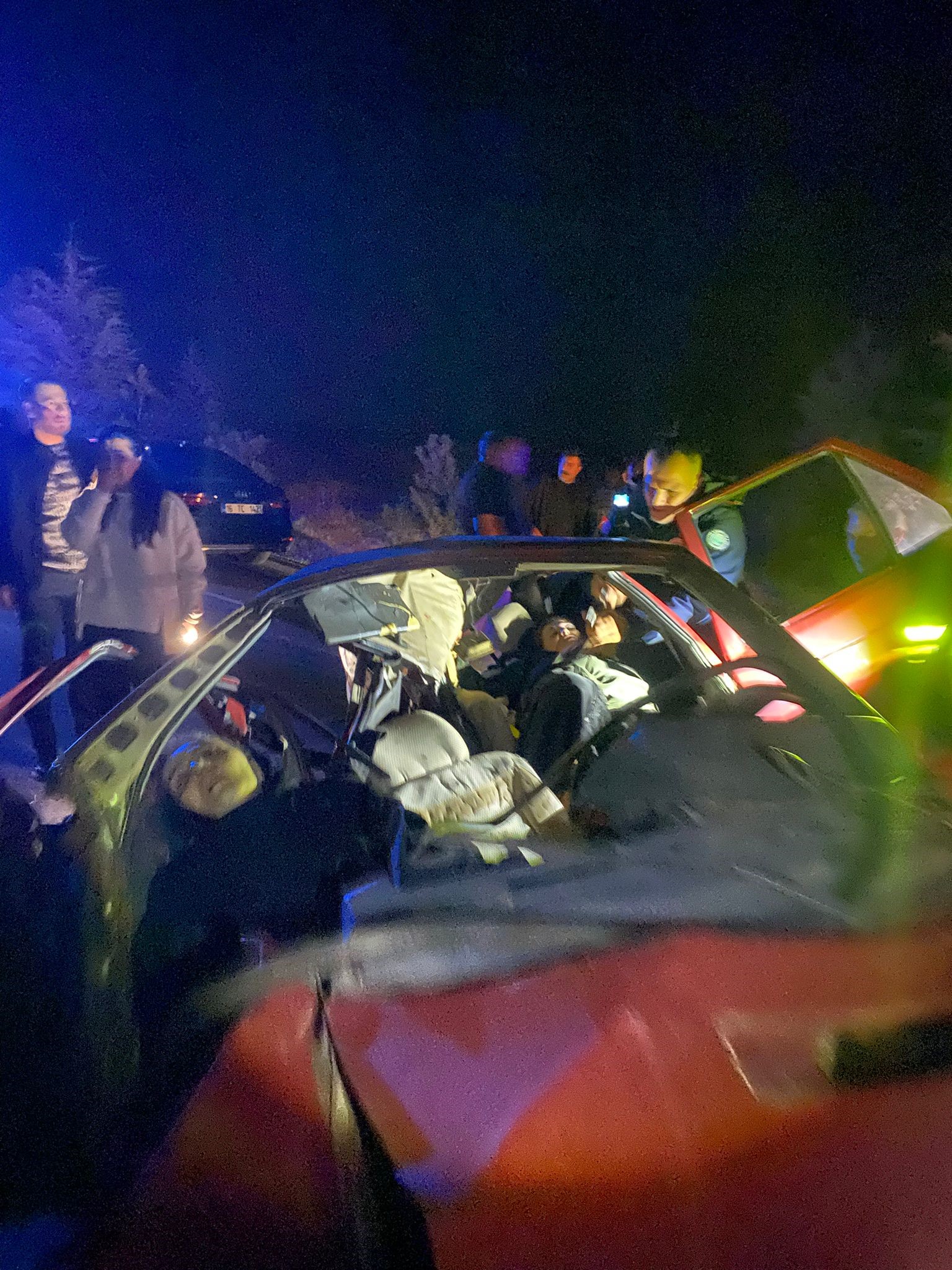Milletvekili Ayşen Gürcan’ın içinde bulunduğu araç, başka bir otomobille çarpıştı.