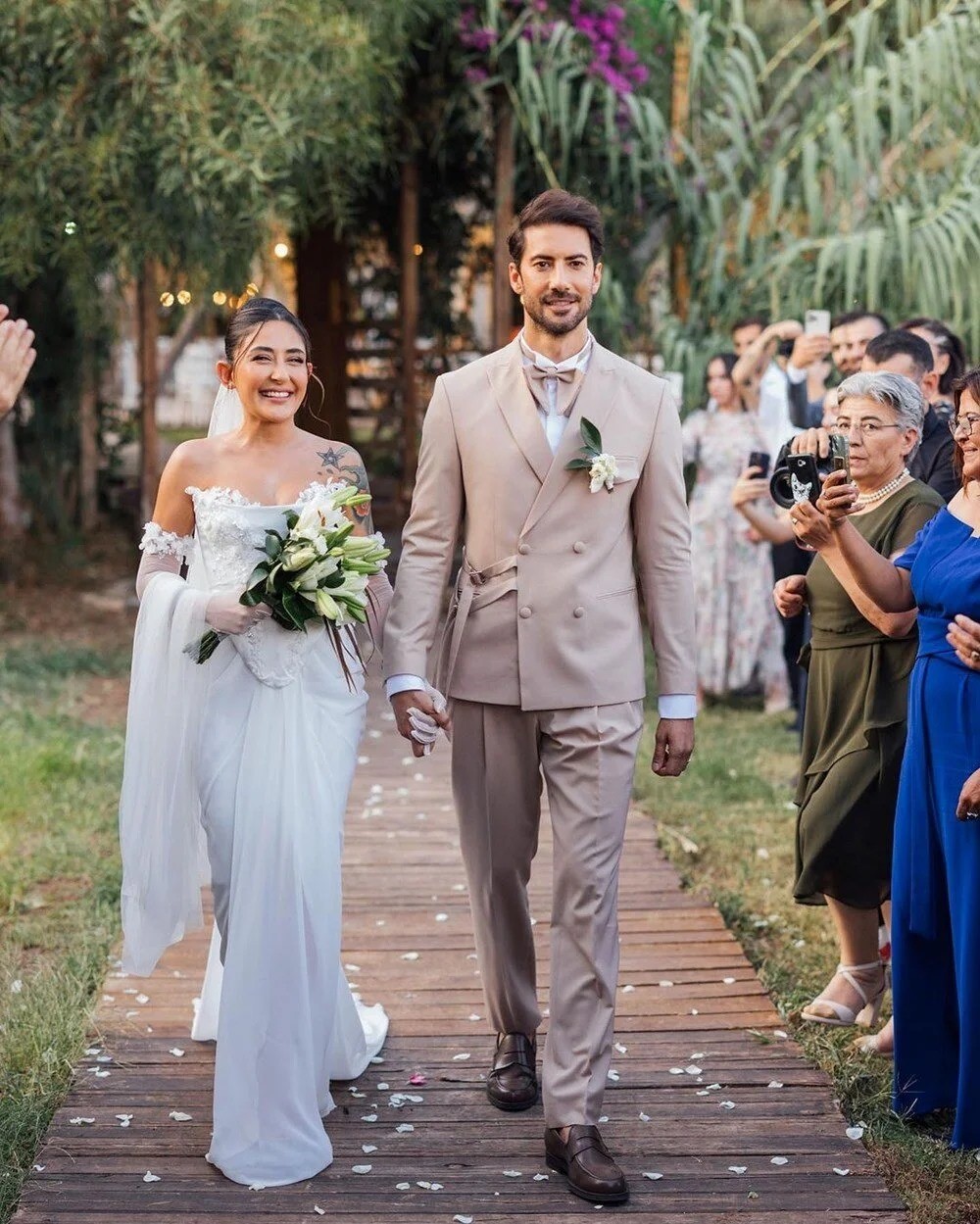 Denizlili sanatçı Melek Mosso, iki yıl önce evlendiği basketbolcu ve