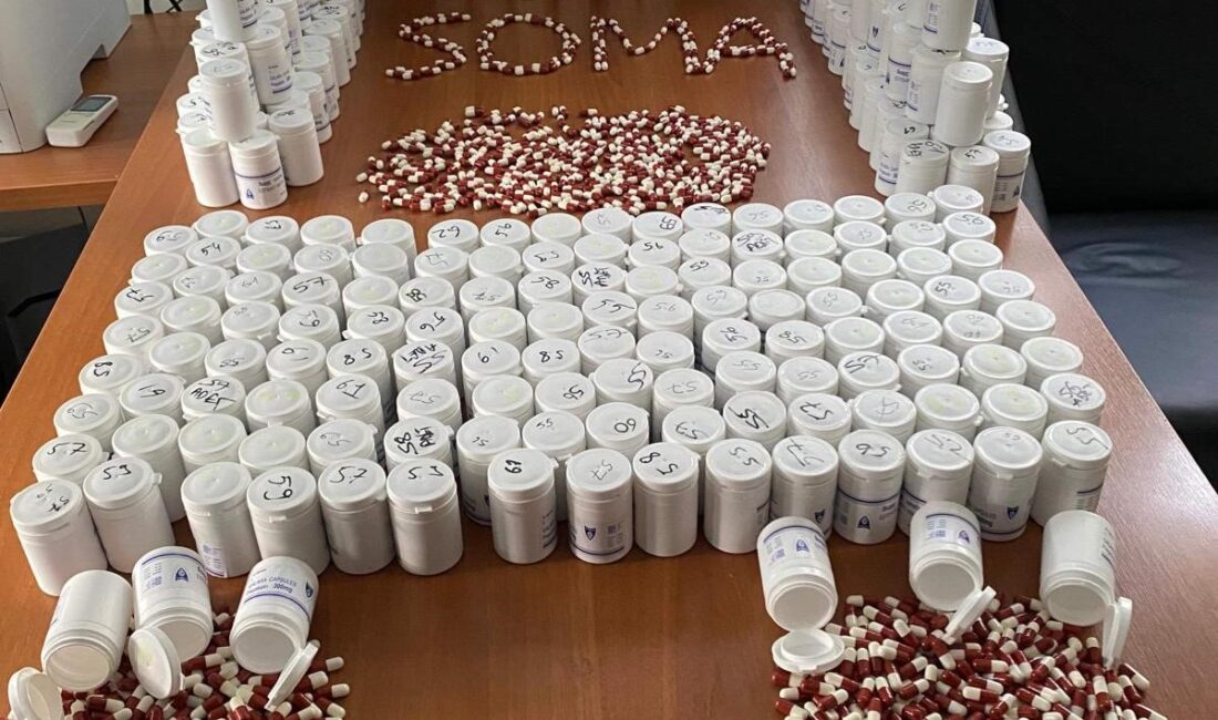 Manisa’nın Soma ilçesinde düzenlenen operasyonda 17 binin üzerinde sentetik ecza