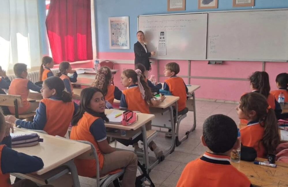 Afyonkarahisar’ın Şuhut ilçesinde Gazipaşa Ortaokulu’nda öğrencilerin göz sağlığını korumak ve