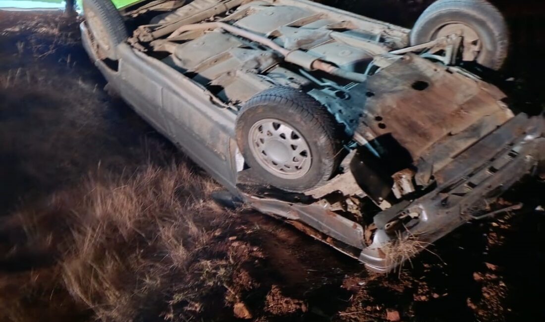 Afyonkarahisar'da kontrolden çıkan bir otomobil takla atarak şarampole devrildi. Araç