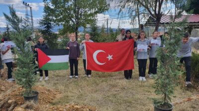 Afyonkarahisar'ın Sandıklı ilçesine bağlı Akharım Beldesi'nde Atatürk Ortaokulunda Gazze için