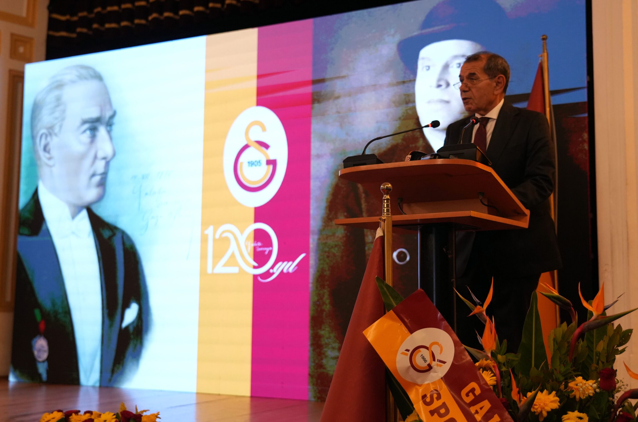 Galatasaray Spor Kulübü’nün 120. kuruluş yıl dönümü, Galatasaray Lisesi’nde gerçekleştirilen