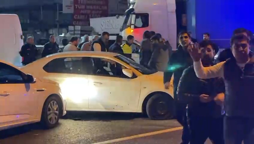 Balıkesir’in Edremit ilçesinde gasp ettiği araçla dehşet saçan saldırgan, 2