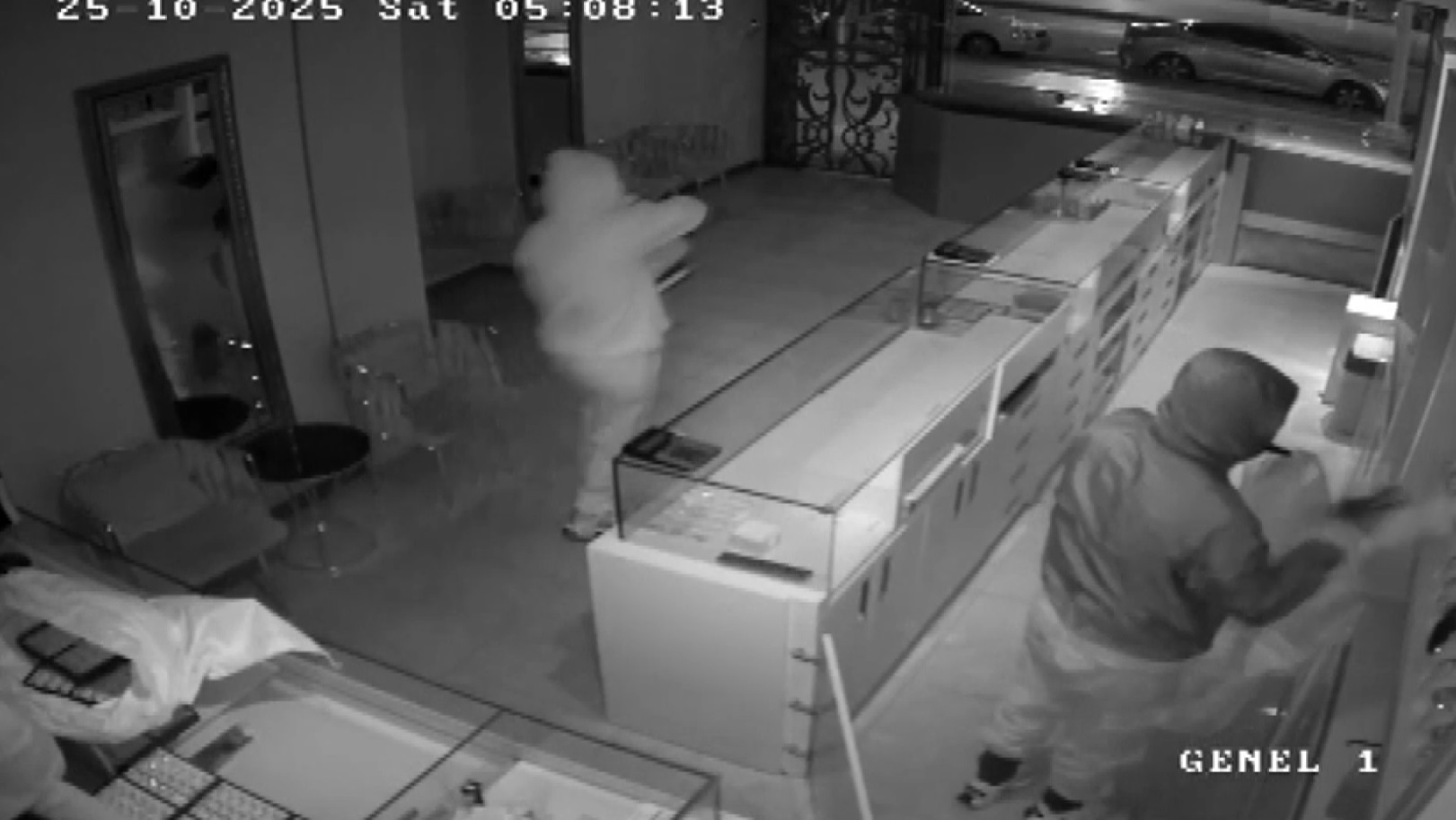 Ankara'da bir kuyumcu dükkanından yaklaşık 7 kilogram altın ve ziynet