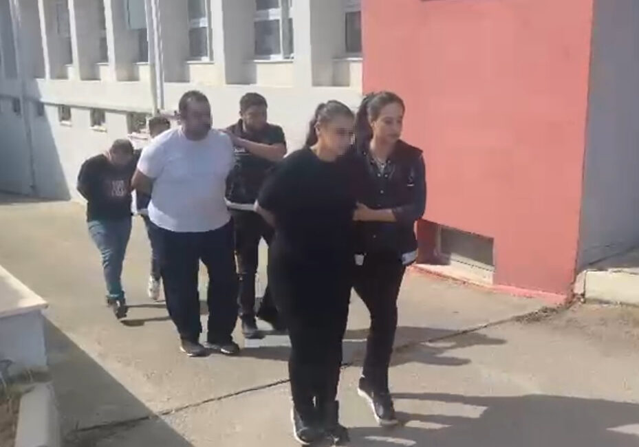 Muhasebecisi olduğu giyim firmasını 40 milyon lira dolandırdı. 1 yıllık