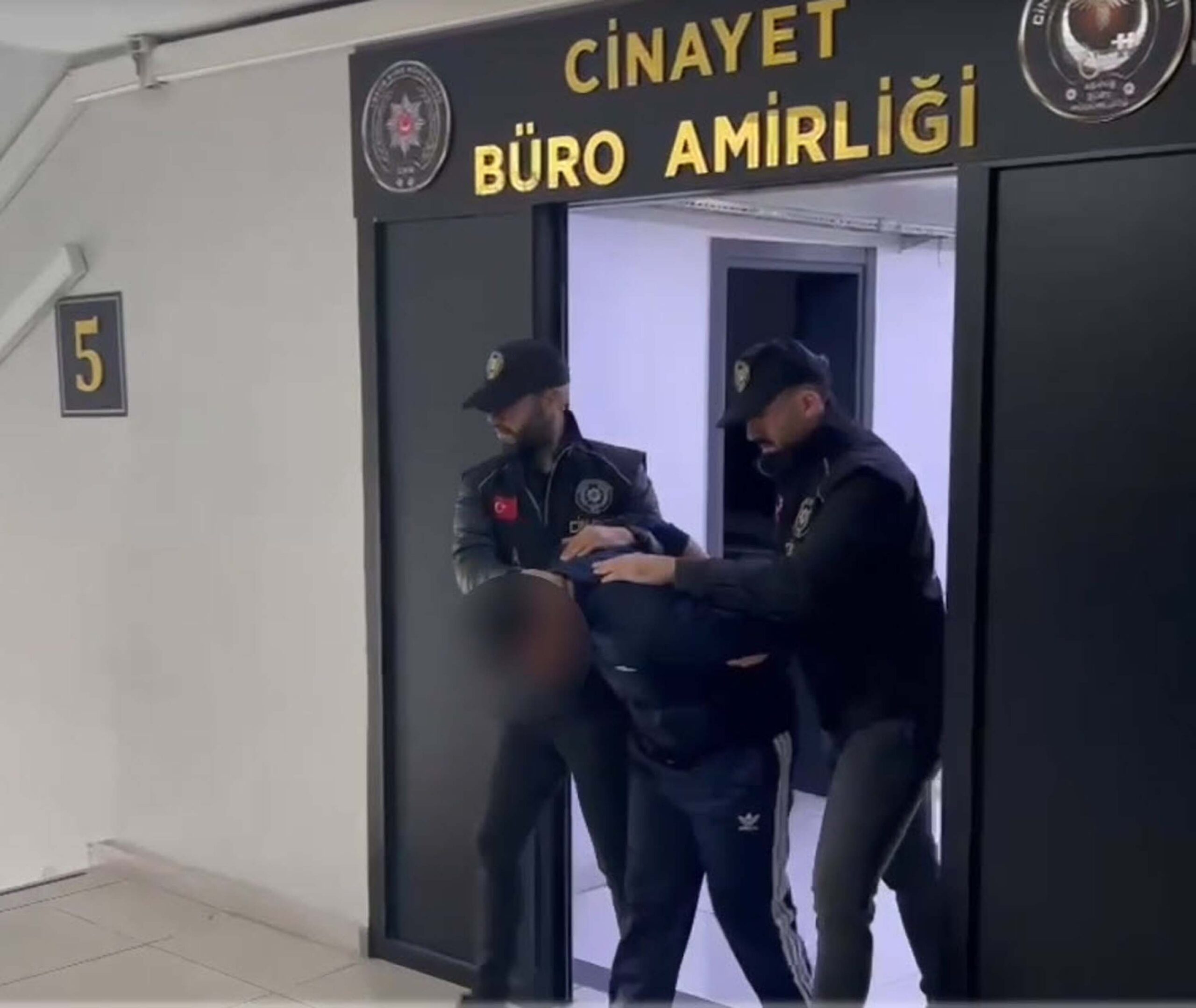 Dini nikahla birlikte yaşayıp ayrıldığı Gülben Duru’yu, çocuğunu görme ve