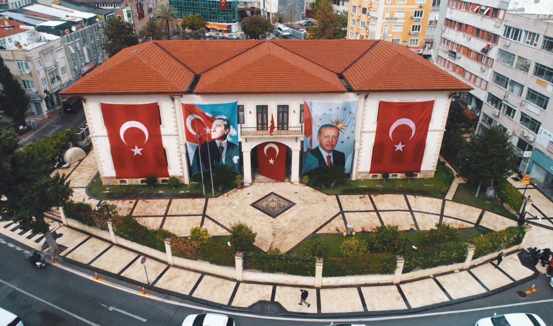 Antalya Valiliği'nde 29 Ekim kutlamaları, 1920'li yıllarda el yapımı üretilen