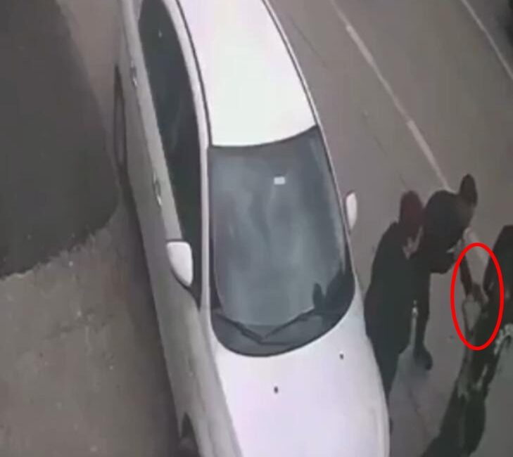 Drift yaparken yakalanan sürücü, cezaya itiraz ederek polis memuruna saldırdı.
