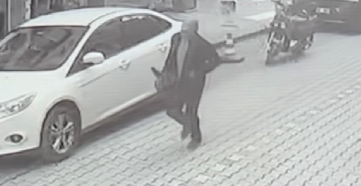 Bir bankayı kurusıkı tabanca ile soyan 38 yaşındaki şüphelinin kaçış