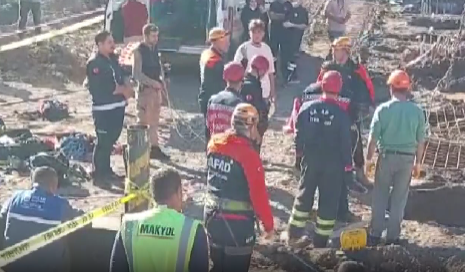 Sakarya'nın Akyazı ilçesinde yol yapım çalışmaları sırasında bir işçi, yaklaşık