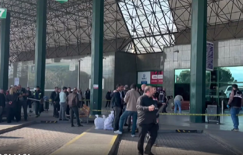 Kocaeli İzmit Şehirlerarası Otobüs Terminali'nde panik anları yaşandı. Henüz nedeni