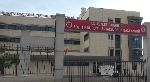 Antalya’da sabah saatlerinde bir parkta hareketsiz halde bulunan 27 yaşındaki
