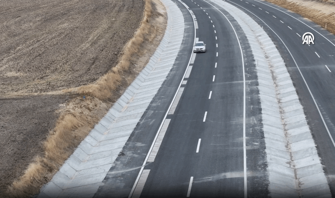 Edirne-Kırklareli kara yolunda hayata geçirilen melodili yol uygulaması sayesinde sürücüler,