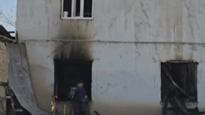 Kırgızistan'ın Oş şehrinde gece çıkan ev yangınında bir anne ve