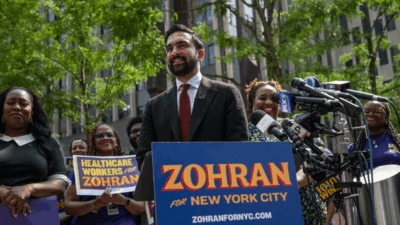 Demokrat Parti'nin belediye başkan adayı Zohran Mamdani, kampanya mitinginde Donald